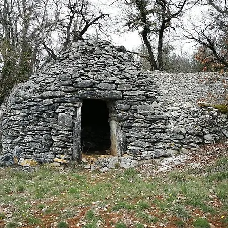 Couette-café De La Pommeraie 3*